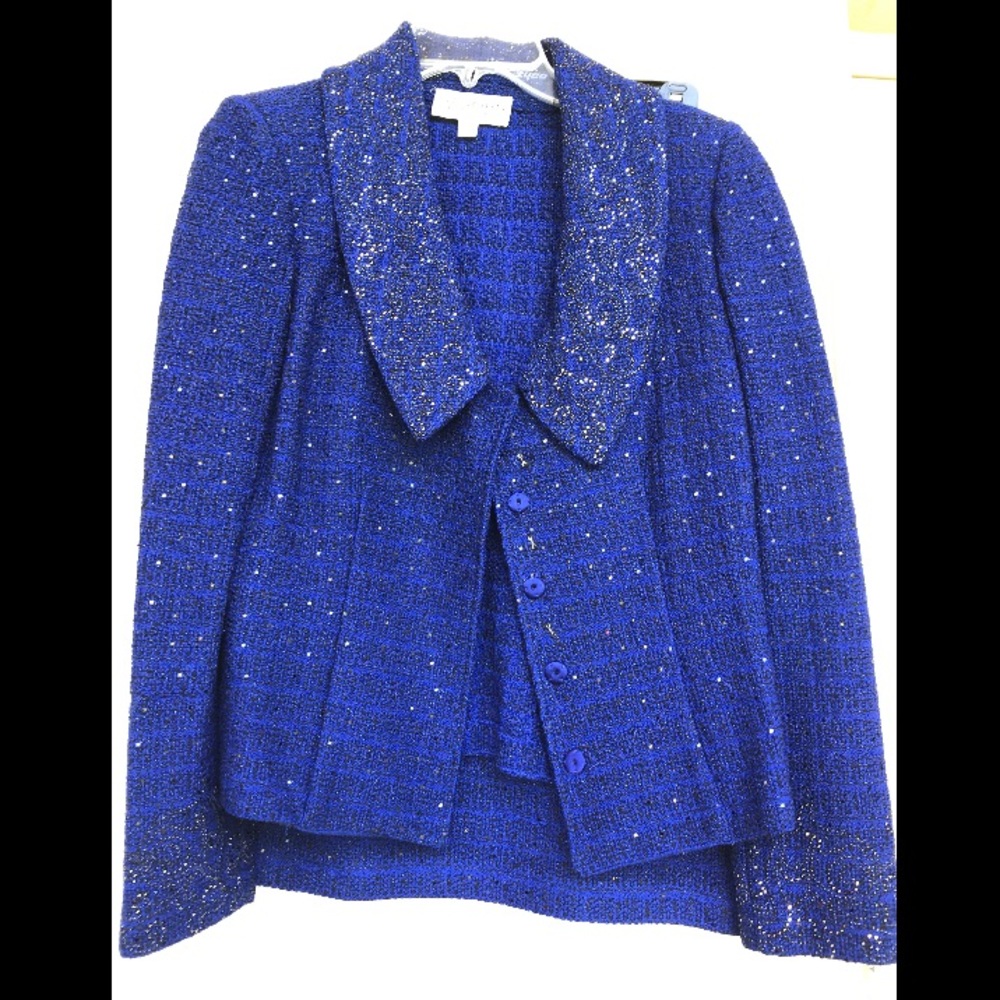 Stunning St John Blue Skirt Suit size 4 and 2